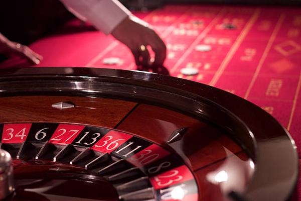 Comparing Transaction Details on casino trực tuyến việt nam rút tiền nhanh